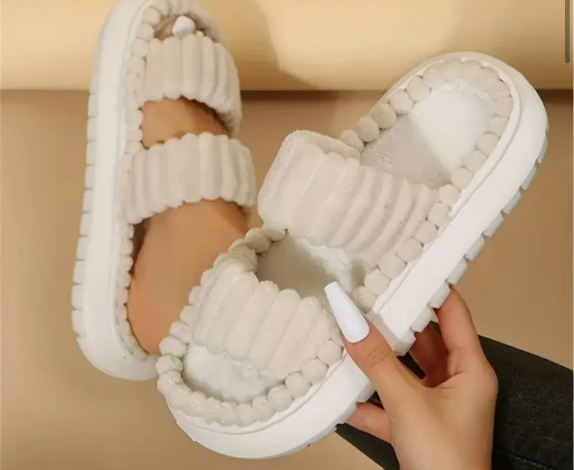 Chic Fodonga Slippers