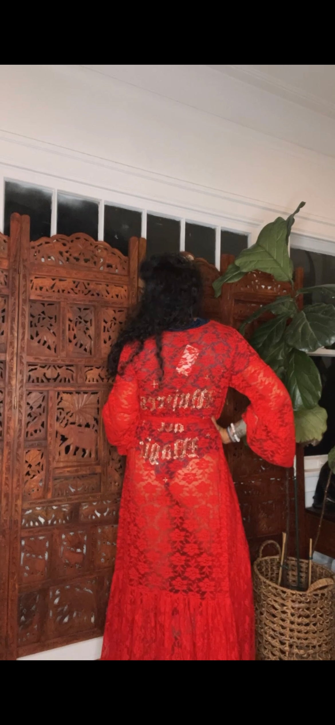 Señora Era Lace Robe