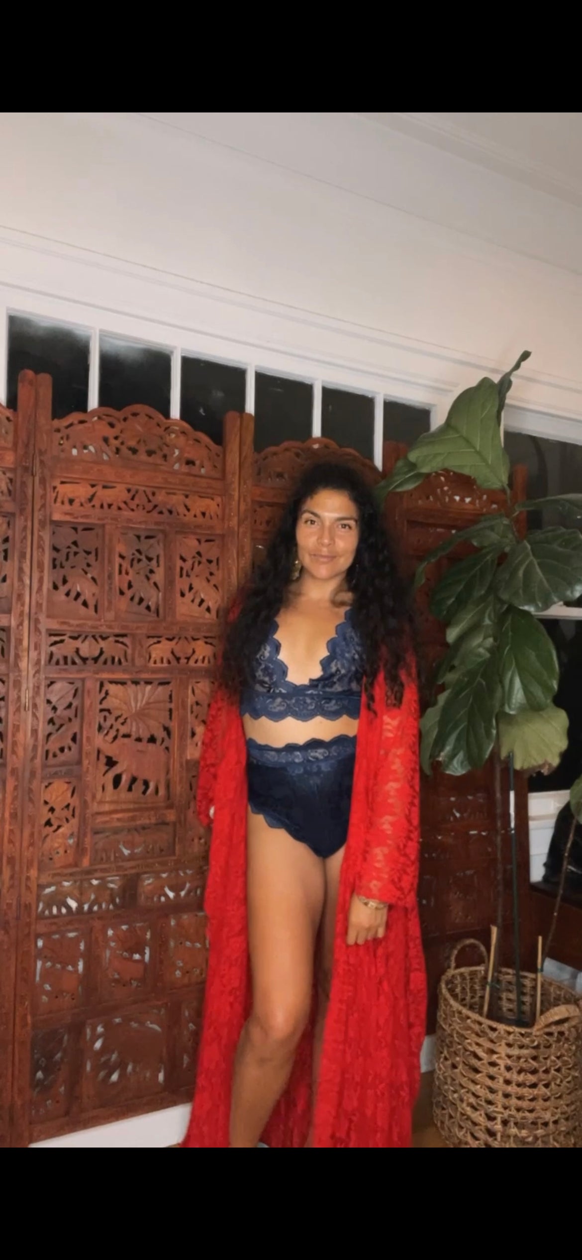 Señora Era Red Lace Robe