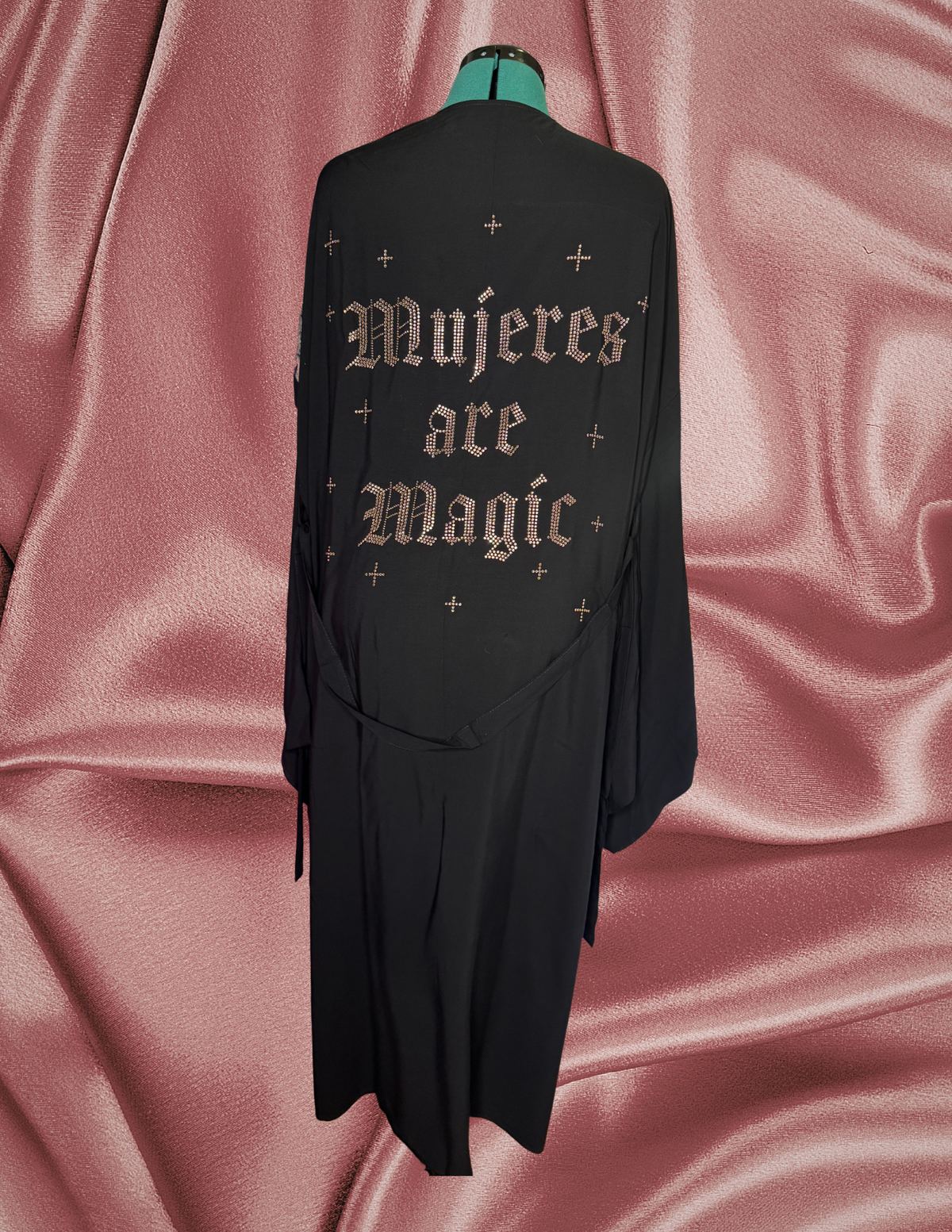 Mujeres are Magic Robe